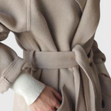 Nadčasový dlouhý kabát z lehké vlněné směsi