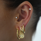 Adéla NadčasověElegantní Náušnice Twist Večerní Lesk