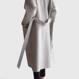 Nadčasový dlouhý kabát z lehké vlněné směsi